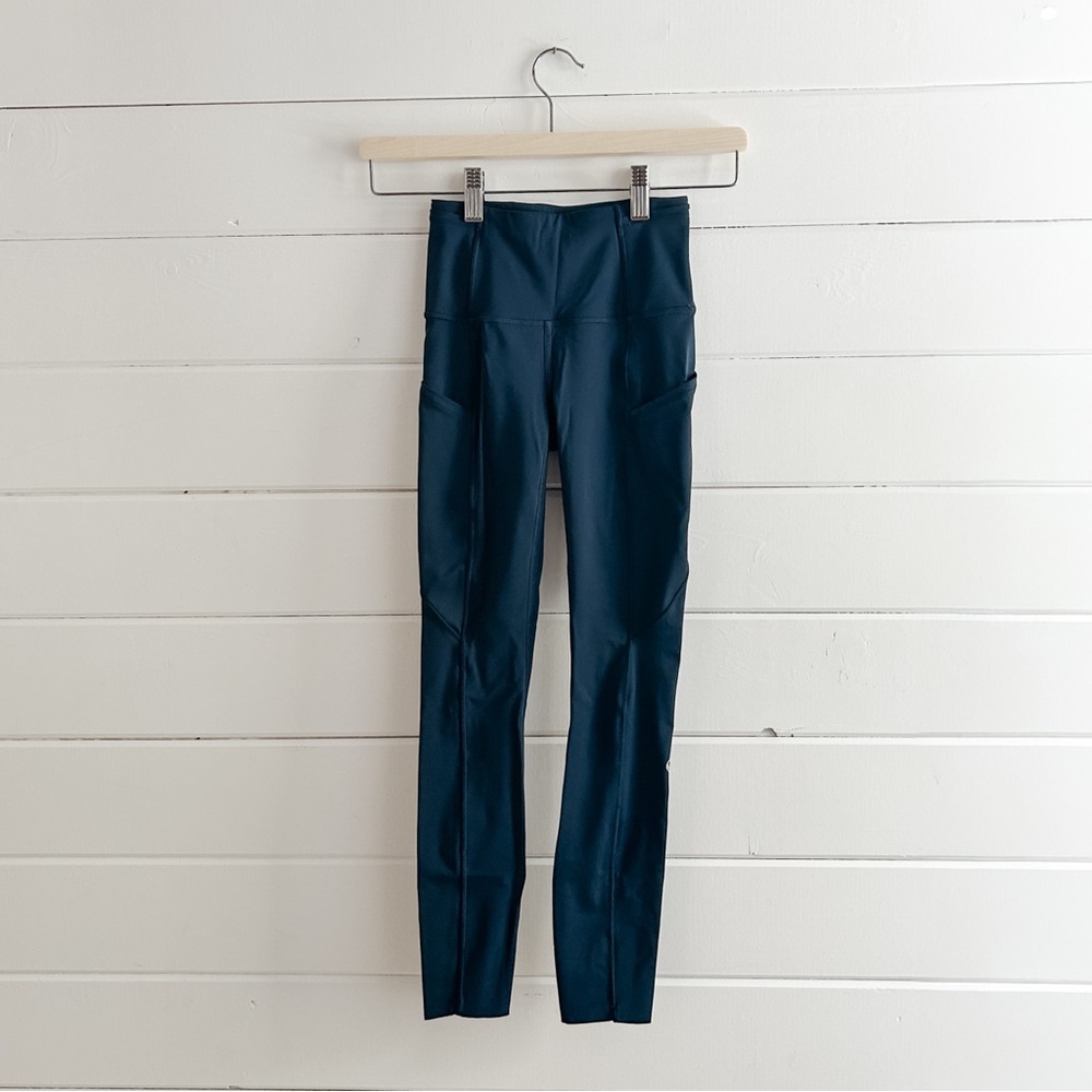 lululemon Fast and Free High-Rise Tight 25” – Navy – Size 0